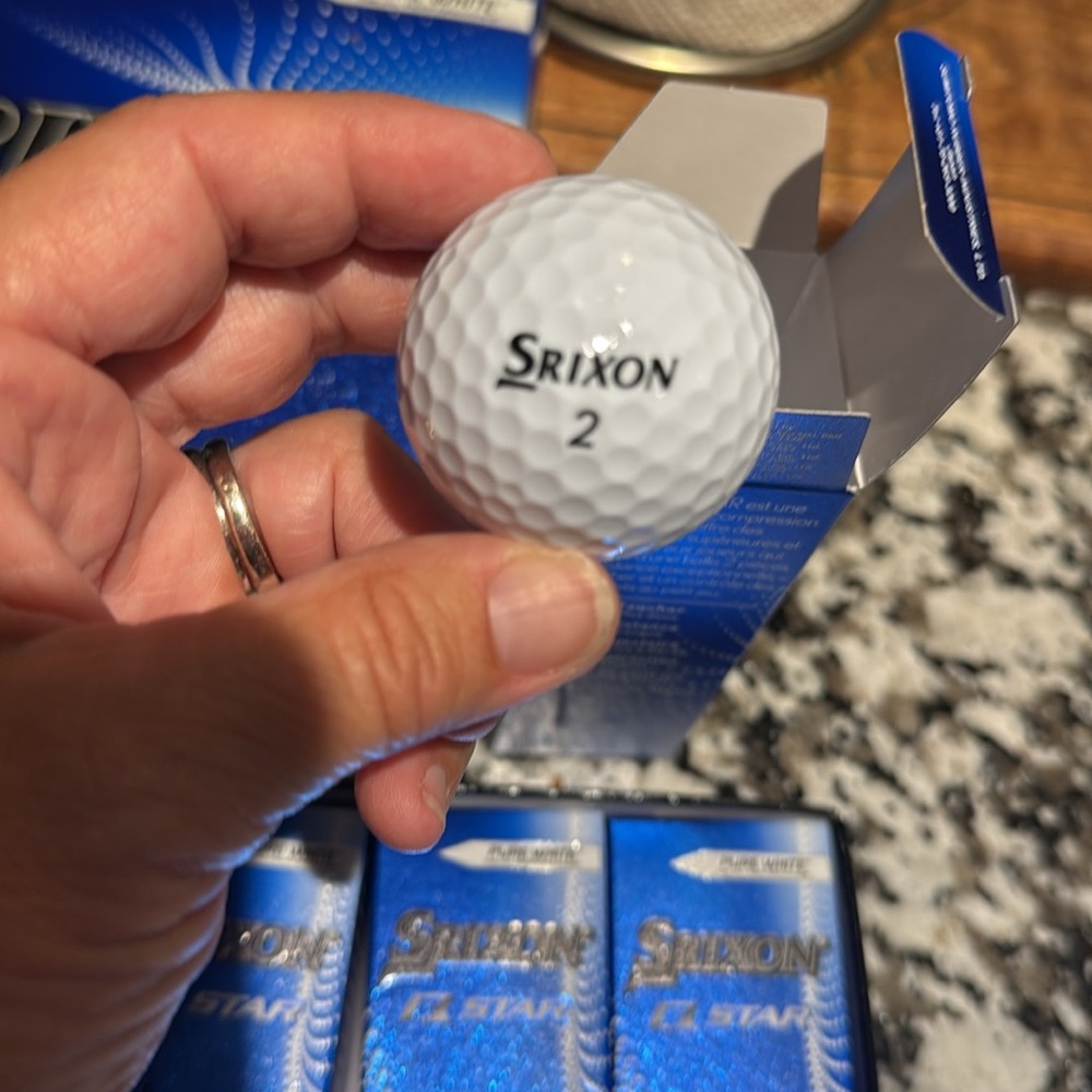 *NEW* SRIXON Q- STAR-  Pure White Golf Balls - 12 Balls Total - Picture 4 of 4